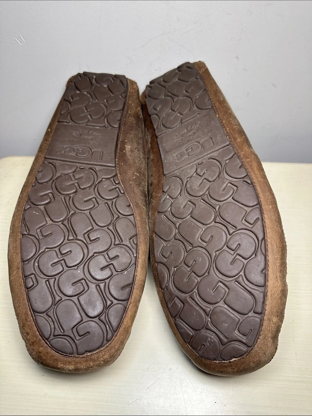 UGG Men's Dark Brown leather Slip-On Moccasinse